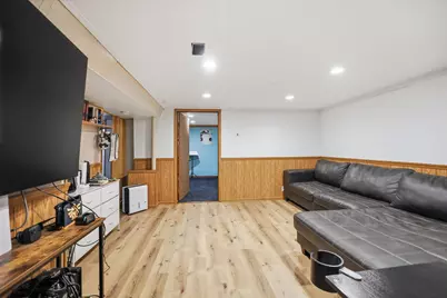 6800 W Ohio Ave, Milwaukee, WI 53219 - Photo 14