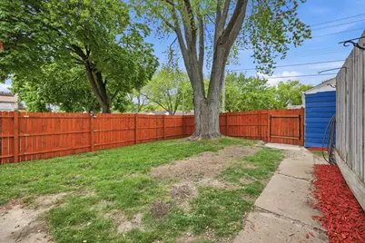 6800 W Ohio Ave, Milwaukee, WI 53219 - Photo 18