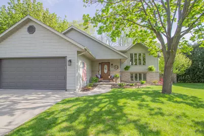 509  Mary Knoll Ln, Watertown, WI 53098 - Photo 2