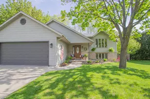 509 Mary Knoll Ln, Watertown, WI 53098 - Photo 2