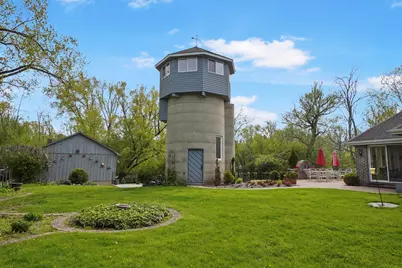 N61W38100  Blackhawk Dr, Oconomowoc, WI 53066 - Photo 6
