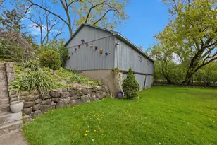 N61W38100 Blackhawk Dr, Oconomowoc, WI 53066 - Photo 44