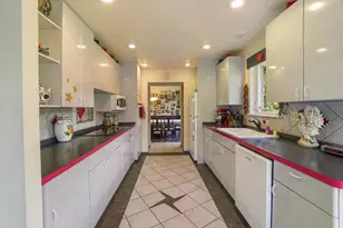 N61W38100 Blackhawk Dr, Oconomowoc, WI 53066 - Photo 14