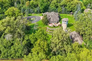 N61W38100 Blackhawk Dr, Oconomowoc, WI 53066 - Photo 8