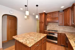3261 S Austin St, Milwaukee, WI 53207 - Photo 6
