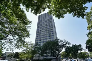 2525 S Shore Dr, Milwaukee, WI 53207 - Photo 8