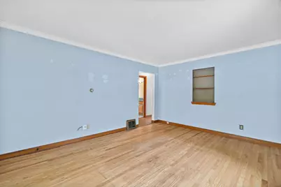 8924 W Lincoln Ave, West Allis, WI 53227 - Photo 14