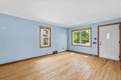 8924 W Lincoln Ave, West Allis, WI 53227 - Photo 16