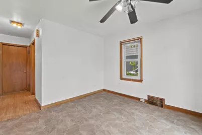 8924 W Lincoln Ave, West Allis, WI 53227 - Photo 12