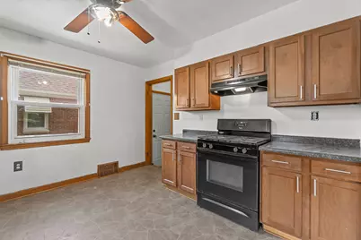 8924 W Lincoln Ave, West Allis, WI 53227 - Photo 4