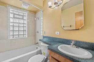 8924 W Lincoln Ave, West Allis, WI 53227 - Photo 18