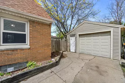 8924 W Lincoln Ave, West Allis, WI 53227 - Photo 36