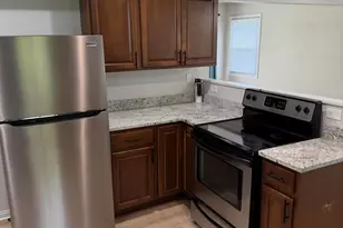 5225 Tuckaway Dr, Greenfield, WI 53221 - Photo 8