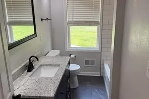 5225 Tuckaway Dr, Greenfield, WI 53221 - Photo 16