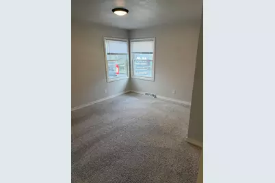 5225  Tuckaway Dr, Greenfield, WI 53221 - Photo 14