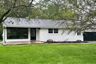 5225 Tuckaway Dr, Greenfield, WI 53221 - Photo 2