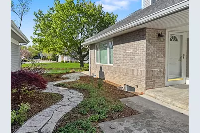 14143 W Waters Edge Trl, New Berlin, WI 53151 - Photo 2
