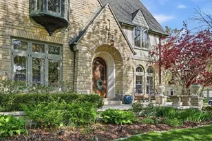 4604 N Murray Ave, Whitefish Bay, WI 53211 - Photo 4