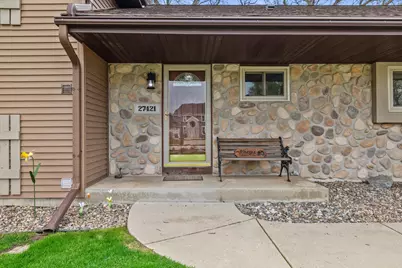 27421  Le Mays Ct, Racine, WI 53185 - Photo 4