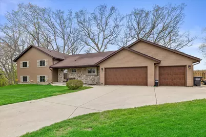 27421  Le Mays Ct, Racine, WI 53185 - Photo 6