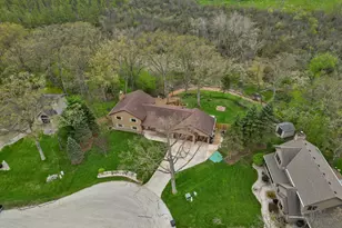 27421 Lemay's Ct, Racine, WI 53185 - Photo 8