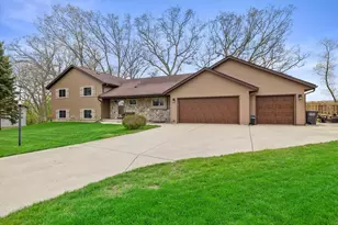27421 Lemay's Ct, Racine, WI 53185 - Photo 2