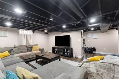 3334 W Lakefield Dr, Milwaukee, WI 53215 - Photo 26