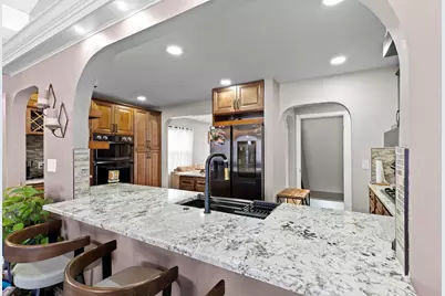 3334 W Lakefield Dr, Milwaukee, WI 53215 - Photo 14