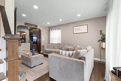 3334 W Lakefield Dr, Milwaukee, WI 53215 - Photo 6