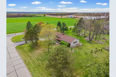 4896  Sunset View Dr, West Bend, WI 53095 - Photo 8