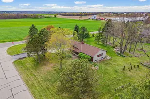 4896 Sunset View Dr, West Bend, WI 53095 - Photo 8