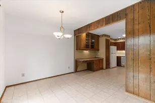 17694 Nassau Dr, Brookfield, WI 53045 - Photo 14
