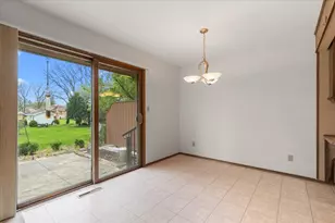 17694 Nassau Dr, Brookfield, WI 53045 - Photo 16