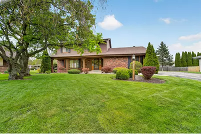 4332  Chekanoff Dr, Racine, WI 53403 - Photo 2