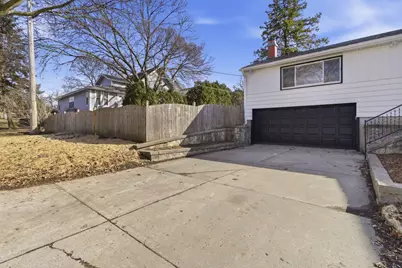 4076 N 93rd St, Wauwatosa, WI 53222 - Photo 44