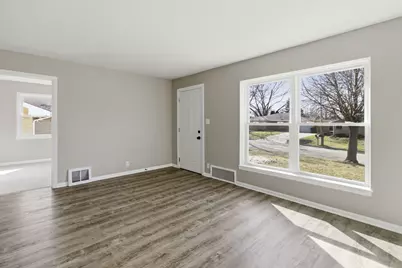 4076 N 93rd St, Wauwatosa, WI 53222 - Photo 12