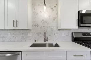 4076 N 93rd St, Wauwatosa, WI 53222 - Photo 6