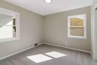 4076 N 93rd St, Wauwatosa, WI 53222 - Photo 14