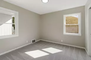 4076 N 93rd St, Wauwatosa, WI 53222 - Photo 14
