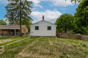 4076 N 93rd St, Wauwatosa, WI 53222 - Photo 36