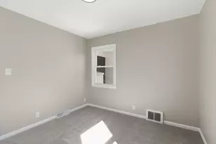 4076 N 93rd St, Wauwatosa, WI 53222 - Photo 16