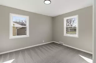 4076 N 93rd St, Wauwatosa, WI 53222 - Photo 12