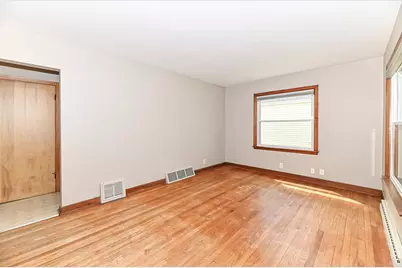 3120 S Austin St, Milwaukee, WI 53207 - Photo 8