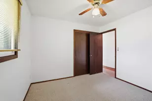 6994 N Range Line Rd, Glendale, WI 53209 - Photo 18