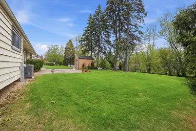 6994 N Range Line Rd, Glendale, WI 53209 - Photo 26