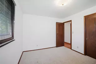 6994 N Range Line Rd, Glendale, WI 53209 - Photo 20