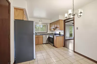 6994 N Range Line Rd, Glendale, WI 53209 - Photo 12