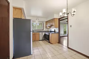 6994 N Range Line Rd, Glendale, WI 53209 - Photo 12