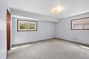 6994 N Range Line Rd, Glendale, WI 53209 - Photo 16