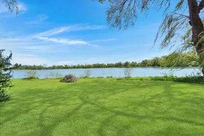 W179 W Lakeshore Dr, Spring Prairie, WI 53105 - Photo 4